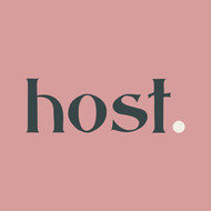 host. Play Café